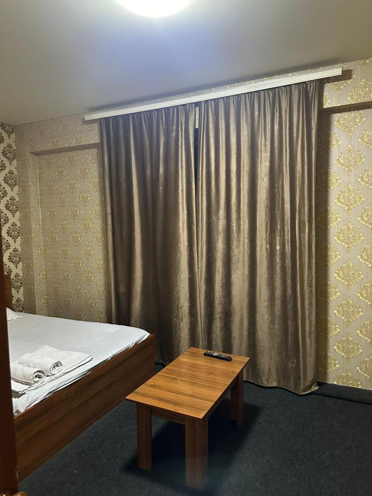 Пана Hotel Almati Kültér fotó